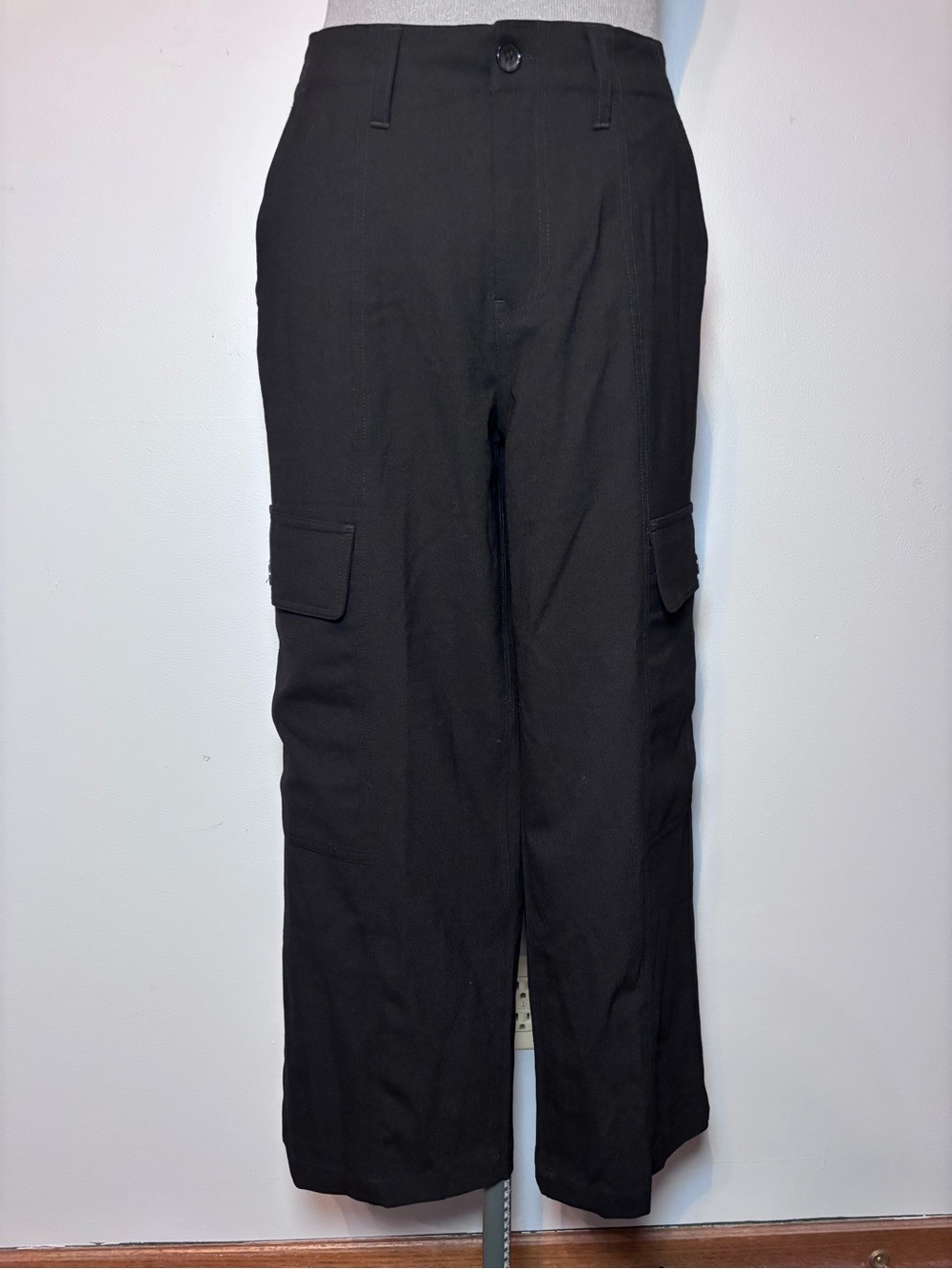 Liverpool Los Angeles women’s Black Cargo Pants - size 10/30.